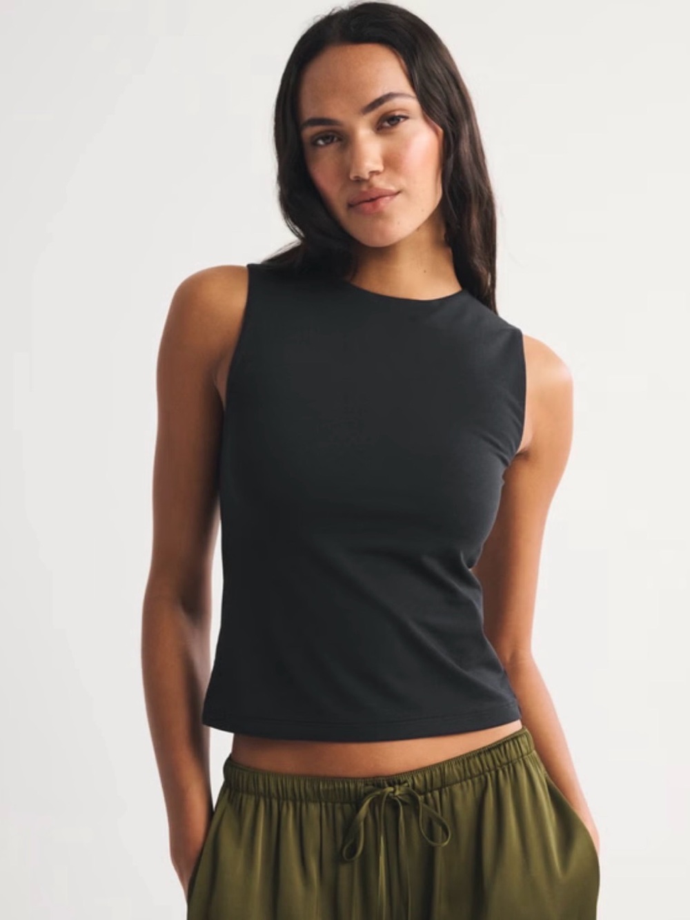 Sleek Black Sleeveless Crewneck Tank Top